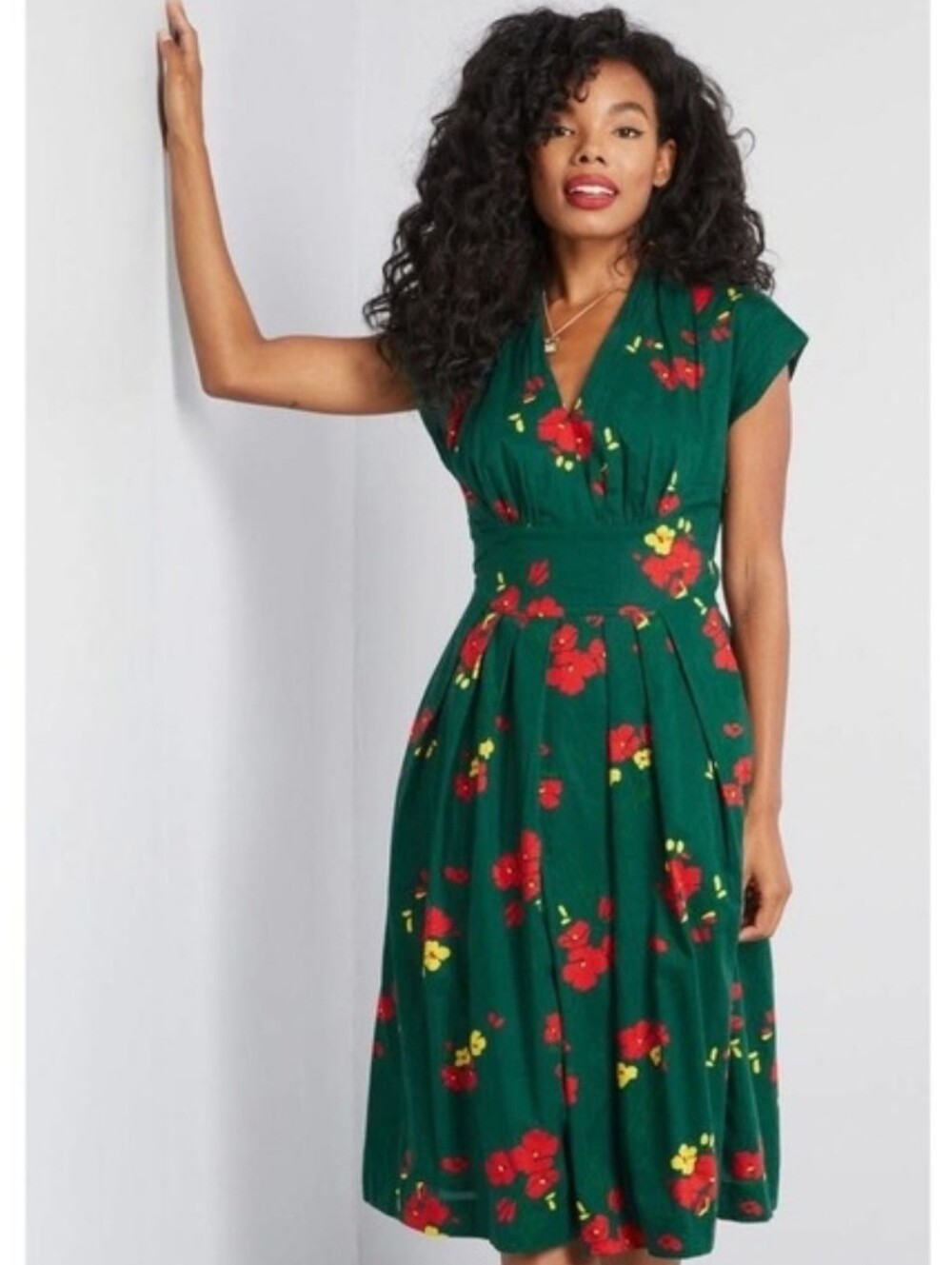 Emily And Fin Modcloth Floral Dress Retro Swing Pin Up Green Red Cotton 50s XS